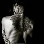 Tatruaje en la espalda