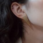 pendiente en las orejas